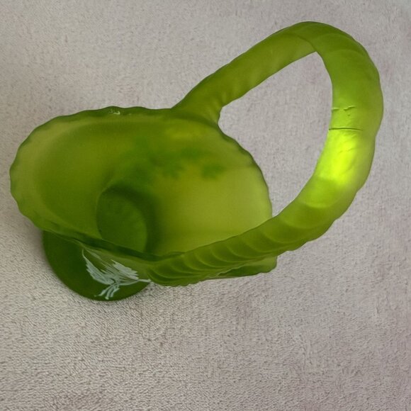 Westmoreland Vintage Hand-Painted Green Glass‎ Basket With Daisy Design - Picture 5 of 7